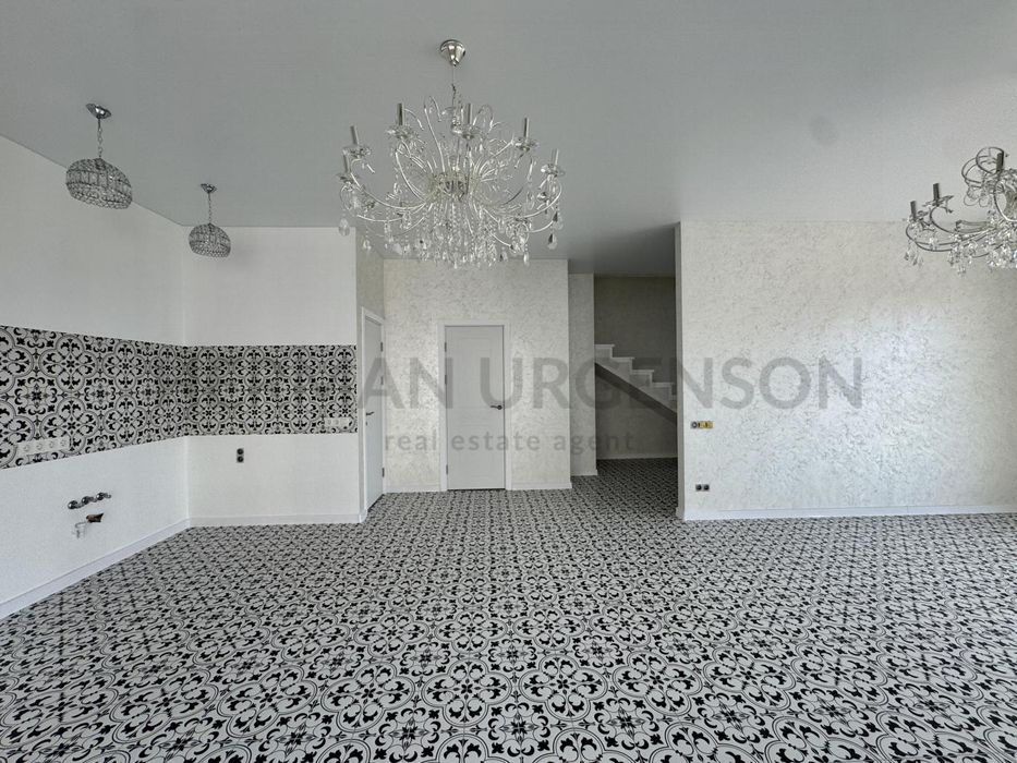 Продаж дуплексу 125 м.кв / 1.5 сотки / Ужгород, р-н БАМ