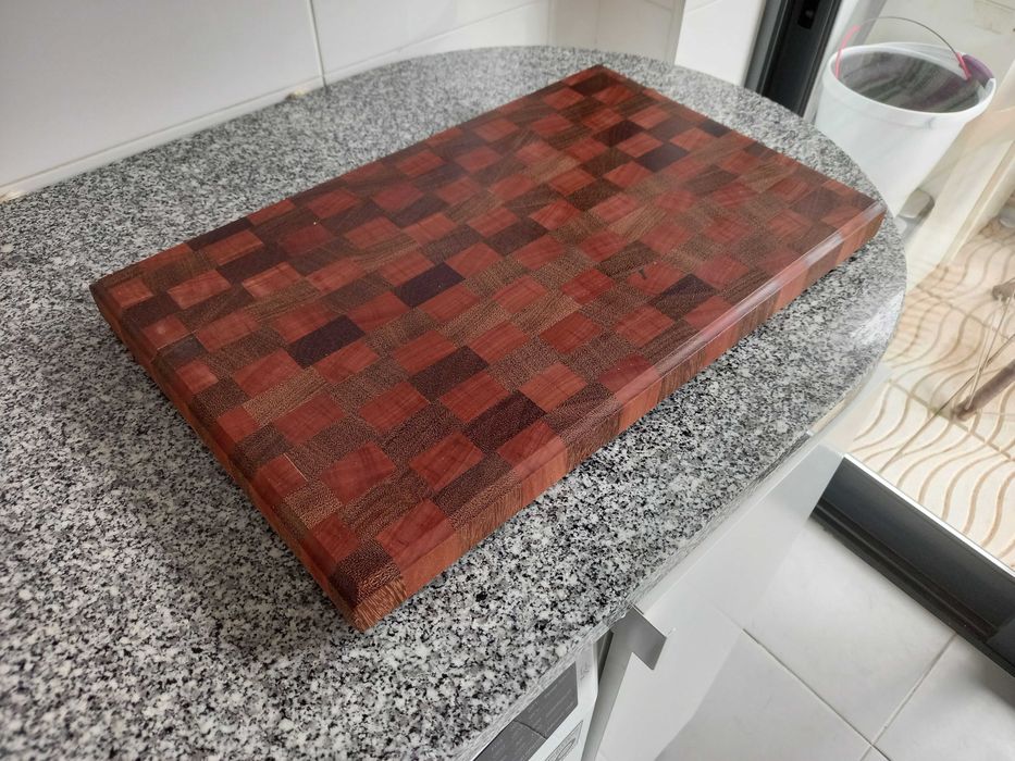 Tábua cozinha de corte maciça Sucupira e Sapele