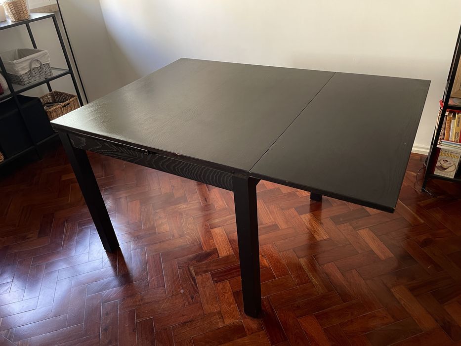 Bjursta mesa extensível