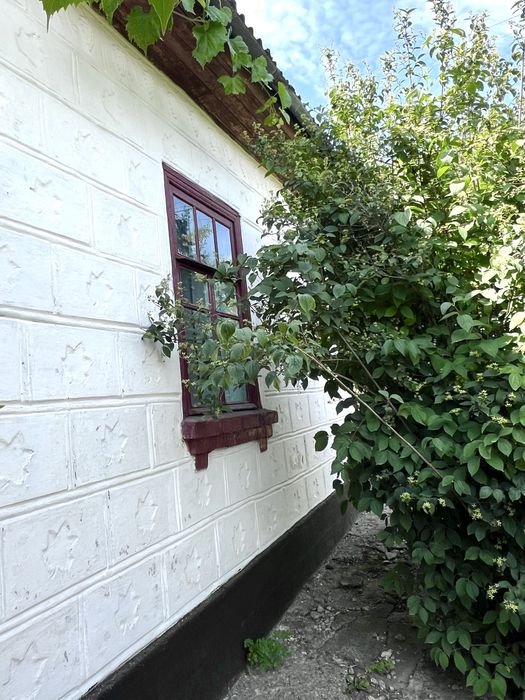 Продається будинок поруч з базаром!