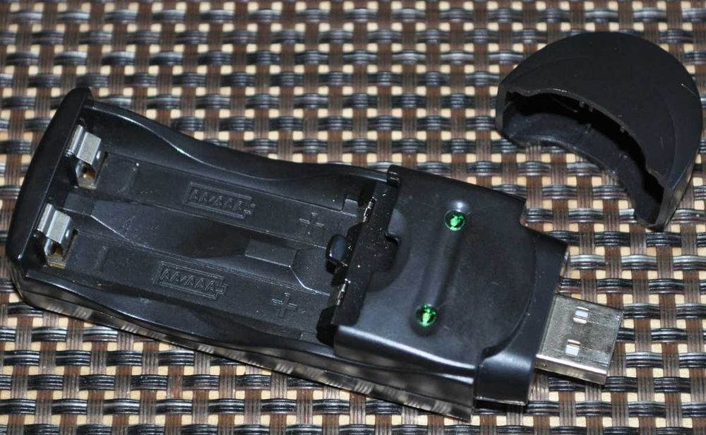 Ładowarka akumulatorków baterii - VARTA USB Charger - 57701 -2AA/AAA