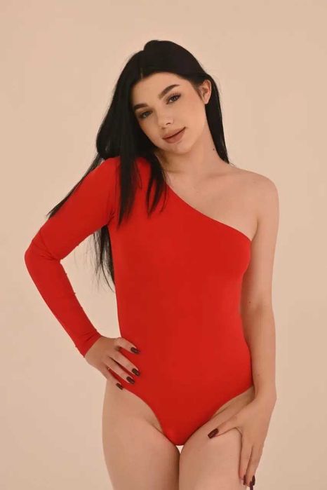 Червоний боді на один рукав/красное боди на один рукав