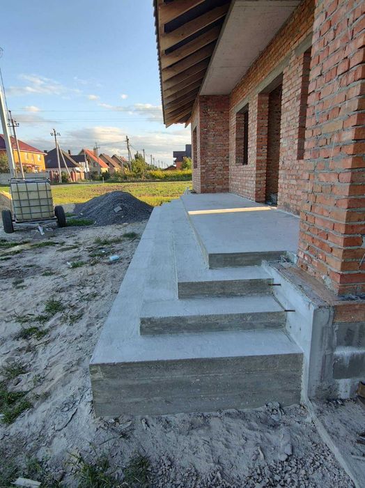 Рованці | Будинок 327 м2 | 10 соток | моноліт | підвал 100 м2