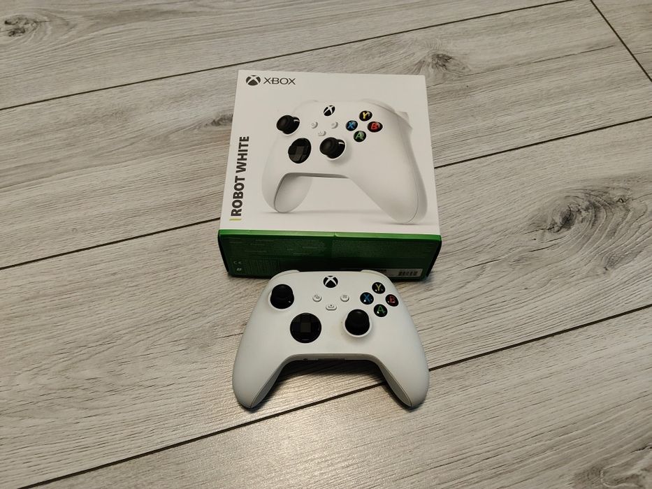 Xbox One S z padami