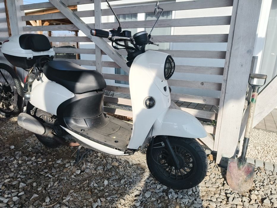 Skuter MASH 50, jak Vespa