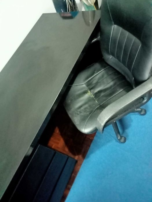 Secretaria preto lacado com gavetas