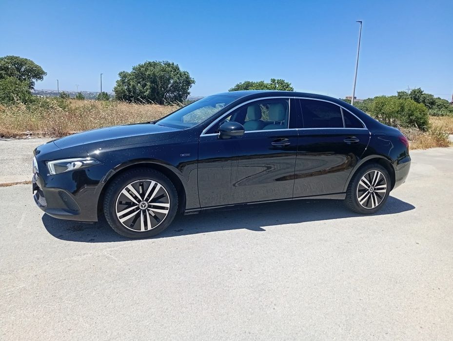 Mercedes A250e Limousine