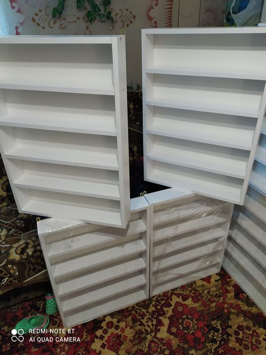 Полка под лакиподставка под руку