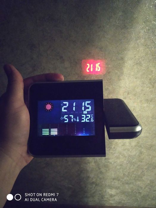 Годинник з проектором Часы Метеостанция  Влагомер с проектором времени