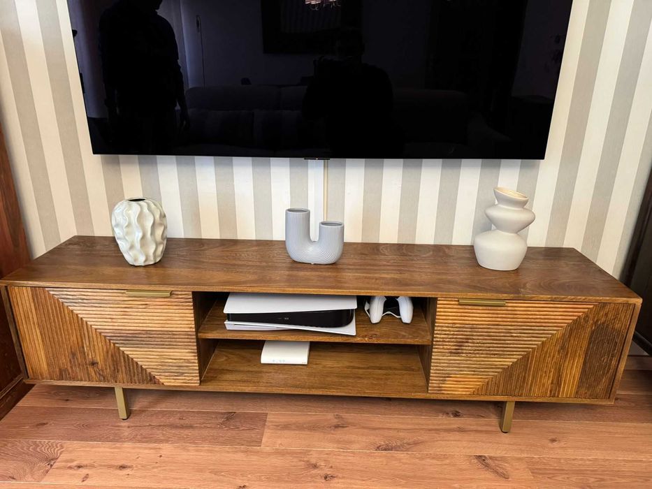 Móvel TV em madeira de mangueira