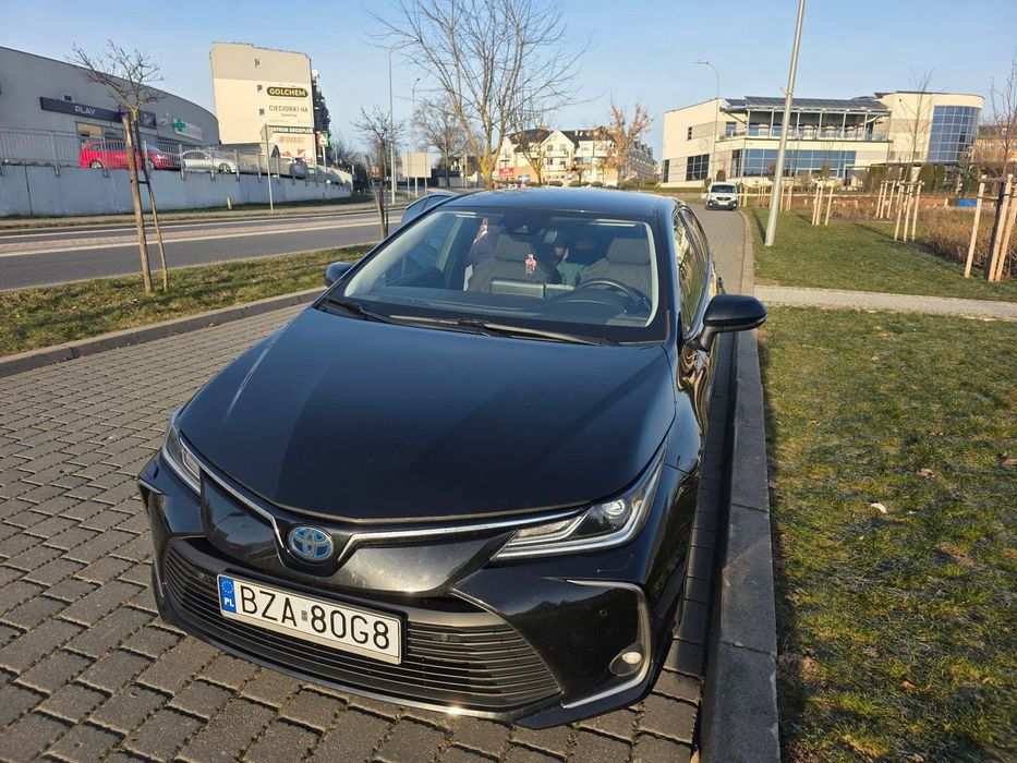 Toyota Corolla Toyota Corolla 1.8 HYBRID o mocy 122 KM z roku 2019