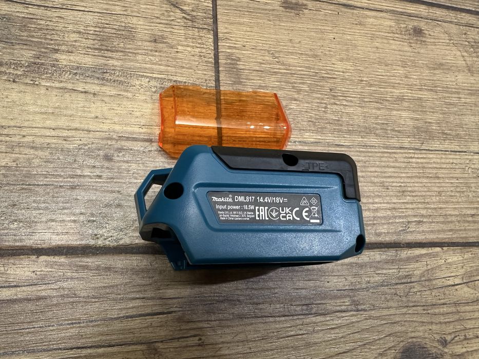 Latarka akumulatorowa Makita DML817 LXT 18V w pudełku