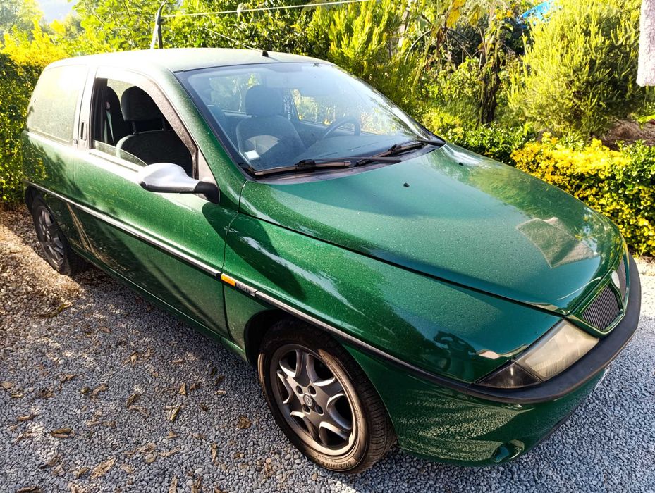 Lancia y elefantino rosso 16v