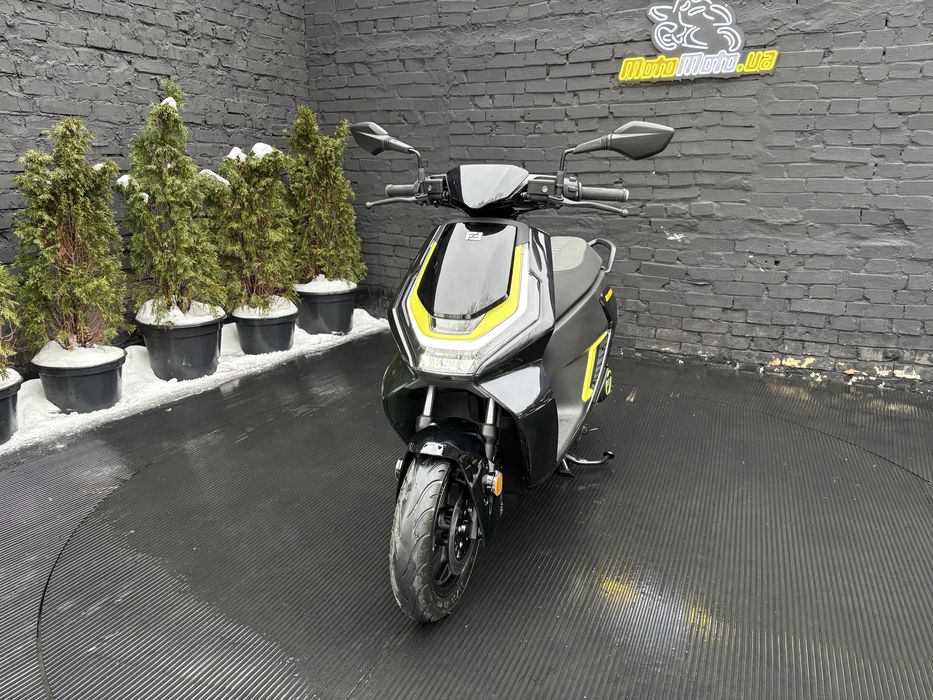 Електроскутер ZEEHO AE6+