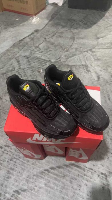Air Max TN Plus metaliczne srebro R.43