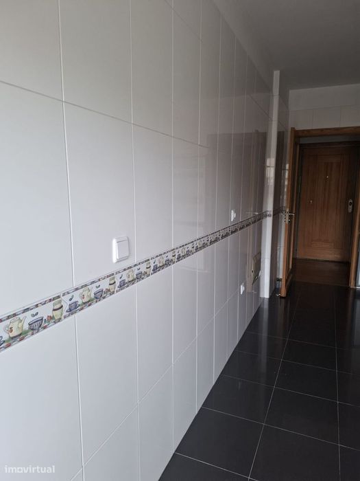 Apartamento para Arrendamento em Excelente Estado