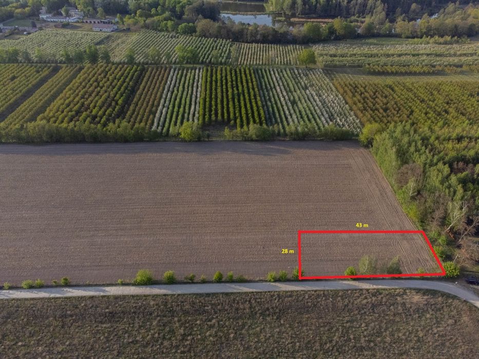 Działka budowlana Strobów 1179 m², media w drodze - Widok 2