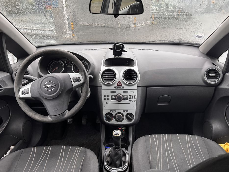Opel corsa 2010 poucos kms
