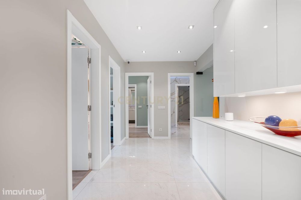 Exclusivo Apartamento T4 com Renovação de Charme  | Alameda dos Oceano