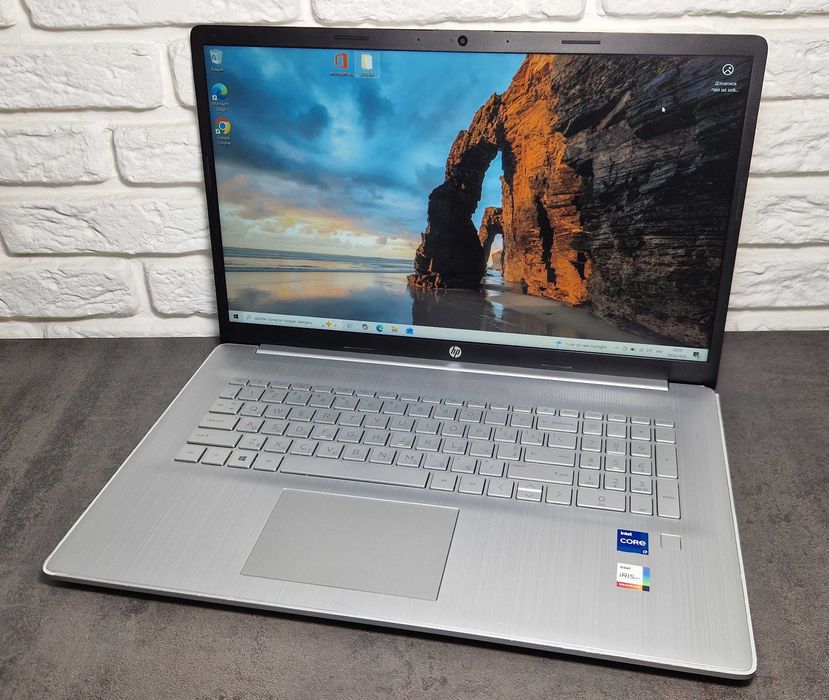 Ноутбук HP Laptop Intel i7-1165G7/8/256 ssd/17 дюйм