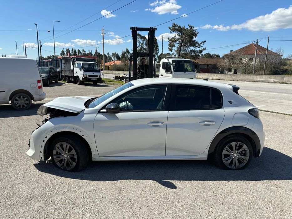 Peças Peugeot E-208 do ano 2022 (Electrico)