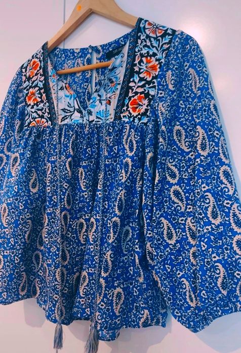 Bluzka o pięknym wzorze