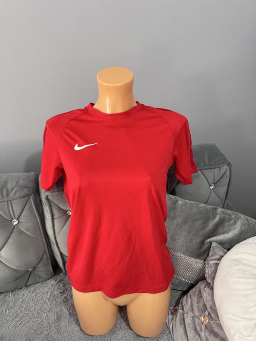 Bluzka Nike dla chłopca 147-158 cm – Nowa, super stylowa!