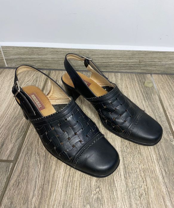 Skórzane sandały bez pięty Krisbal r. 38