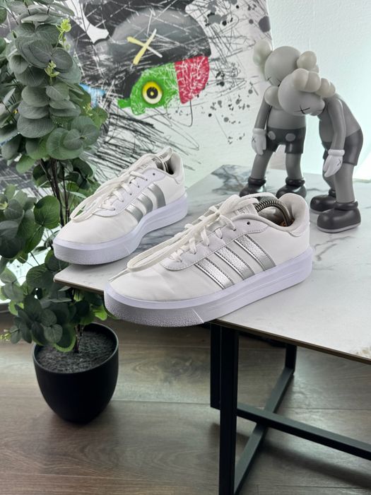 Кросівки шкіряні Adidas Court Platform 39 розмір Е14752