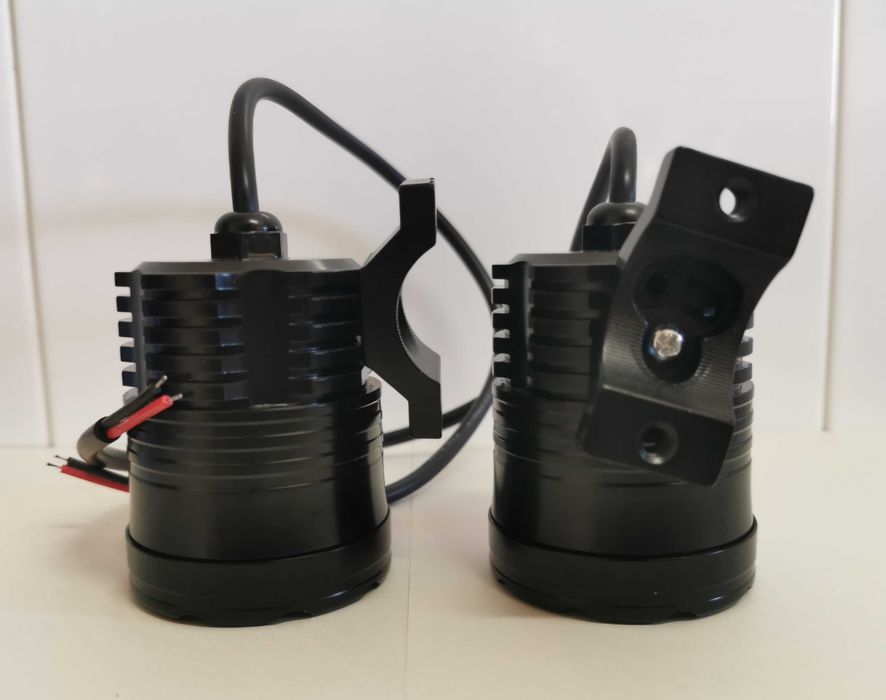 Faróis Universais Auxiliares / Nevoeiro leds / Motos / Motas ( NOVOS )