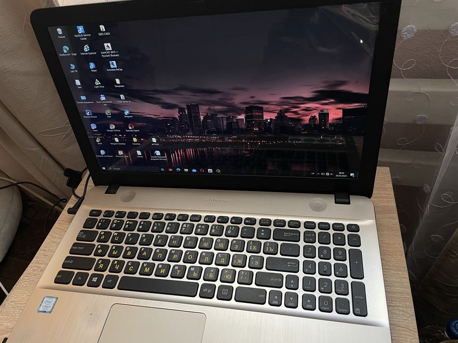 Ноутбук ASUS R541U Intel (R) Core (TM) i3-7100U  CPU 2.40GHz/ SSD 1 ТБ