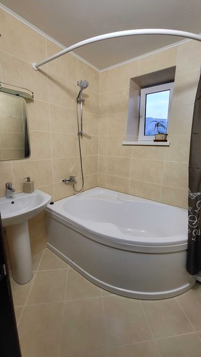 Вишенька. Вишенка. Космонавтів. Парк Дружби народів. 2к Квартира Затиш