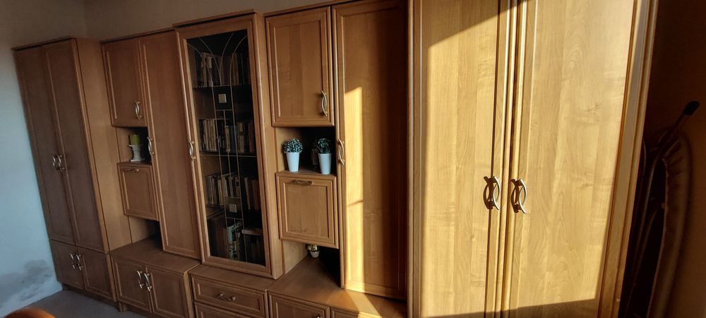 Meblościanka w bardzo dobrym stanie.