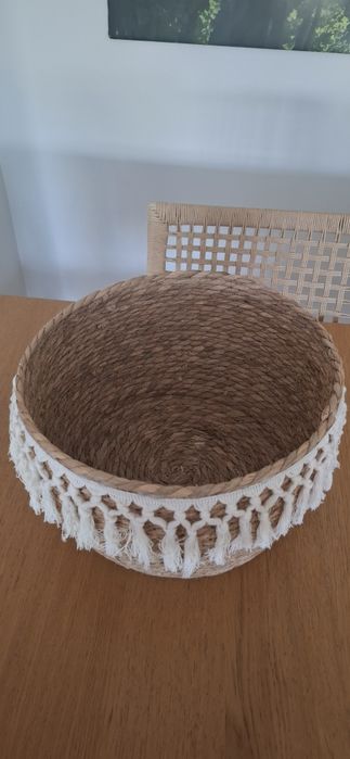 Rustic Straw Basket430851762474854401