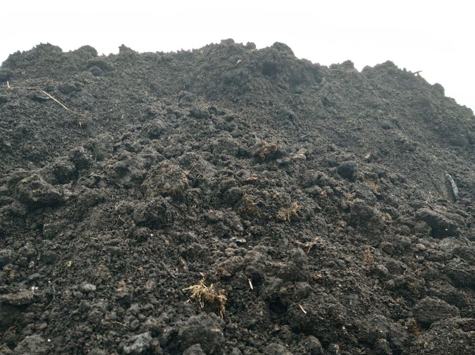 Humus, czarnoziem, torf, ziemia na podwyższenie terenu, drogę