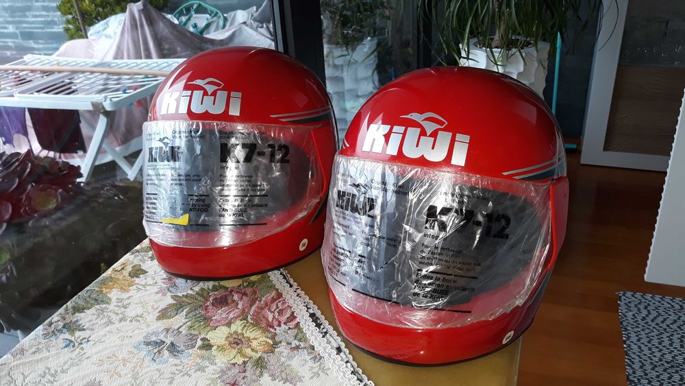 Capacete Integral para Motas Marca Kiwi, SUIÇO, NOVO, Nunca foi usado,, vendo um capacete 20 euros