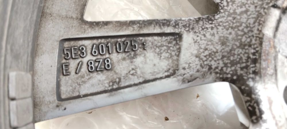 Felga Aluminiowa Skoda Octavia IV 5E3601025 7Jx17 ET46