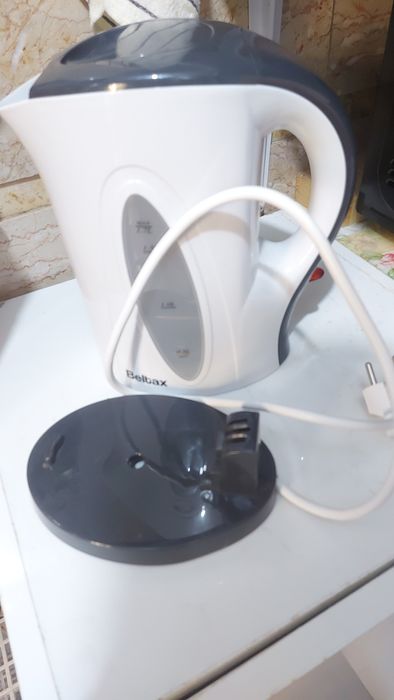Jarra eletrica nova na caixa