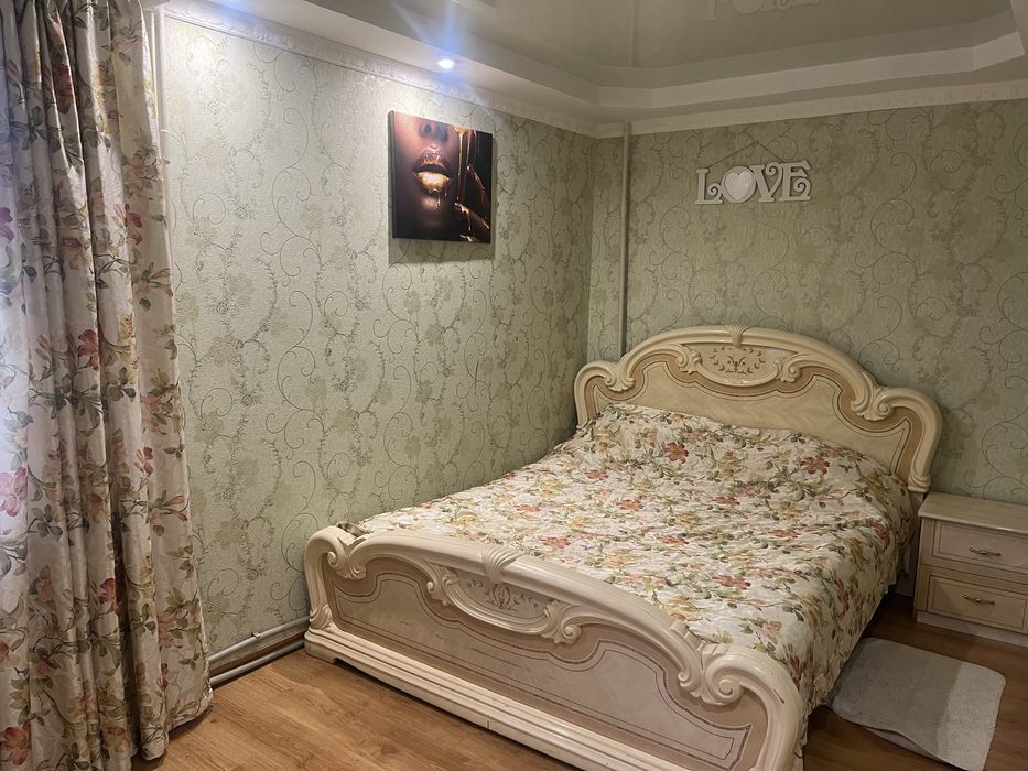 Гарна 2х кімнатна квартира навпроти лікарні Святого Лу