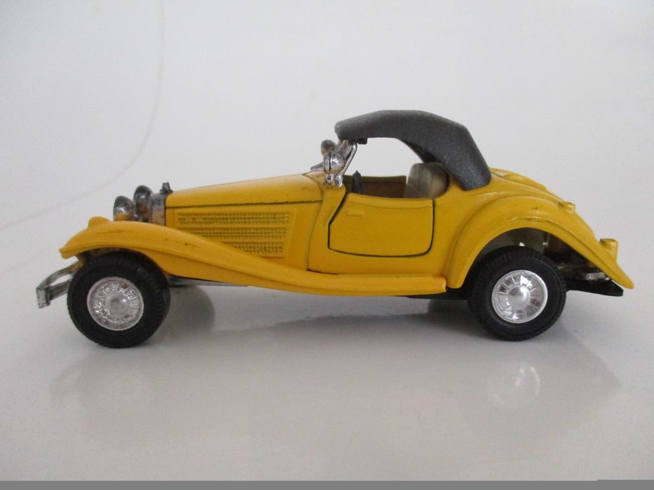 Carros miniaturas de coleção