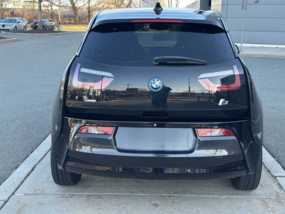 BMW i3 with Range Extender      2015