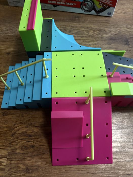 Skate park finger board deskorolka  tech deck mneon skate park