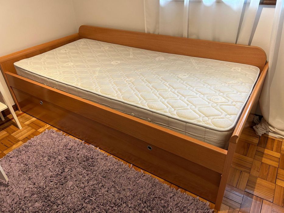 Cama solteiro, com cama embutida