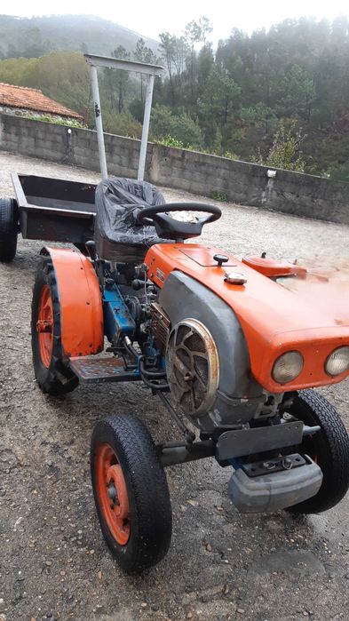 Mini trator com alfaias