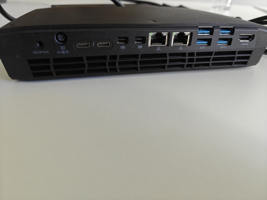 Komputer Gamingowy Intel NUC NUC8HN Intel Core i7-8705G 16GB RAM 256GB SSD MiniPC Windows 11