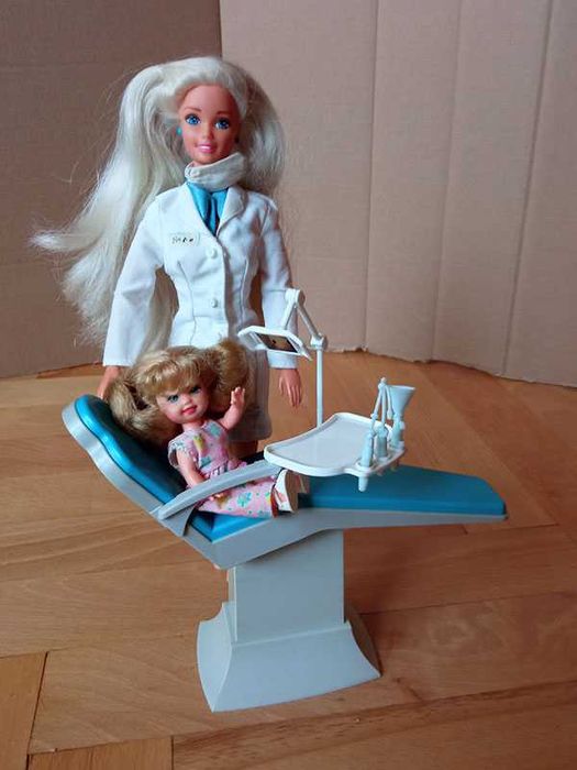 Zestaw Barbie DENTYSTKA 2 lalki 1997