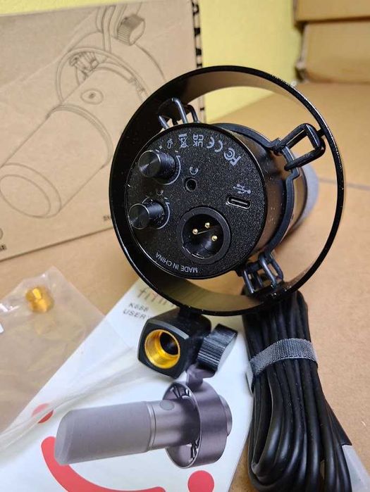 Microfone Condensador / Dinâmico USB/XLR Fifine AmpliTank K688 novo
