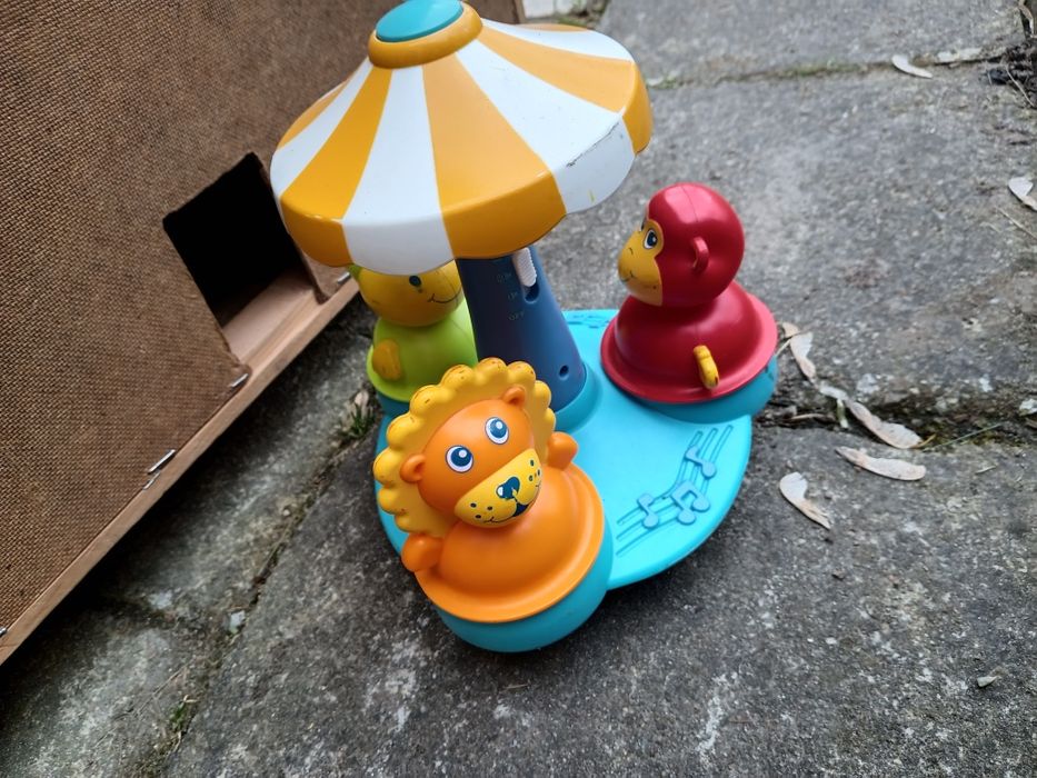 Karuzela kręci i gra