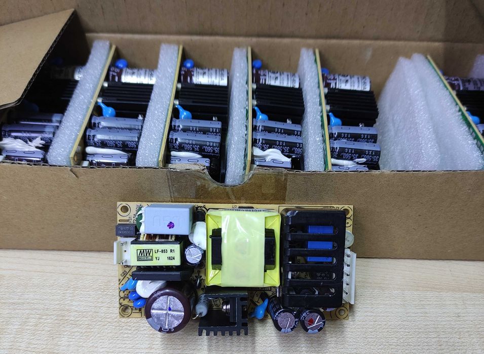 PSC-60-R4 Блок живлення 13,8v  Mean Well з функцією UPS.  Лот 8 шт