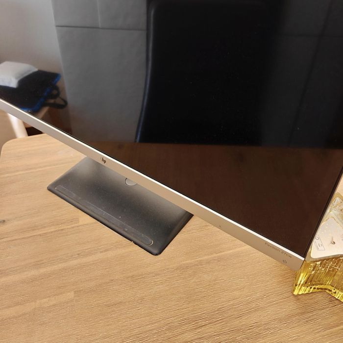 Monito HP Pavilion 27cw 27" IPS FHD 75Hz – Excelente Estado